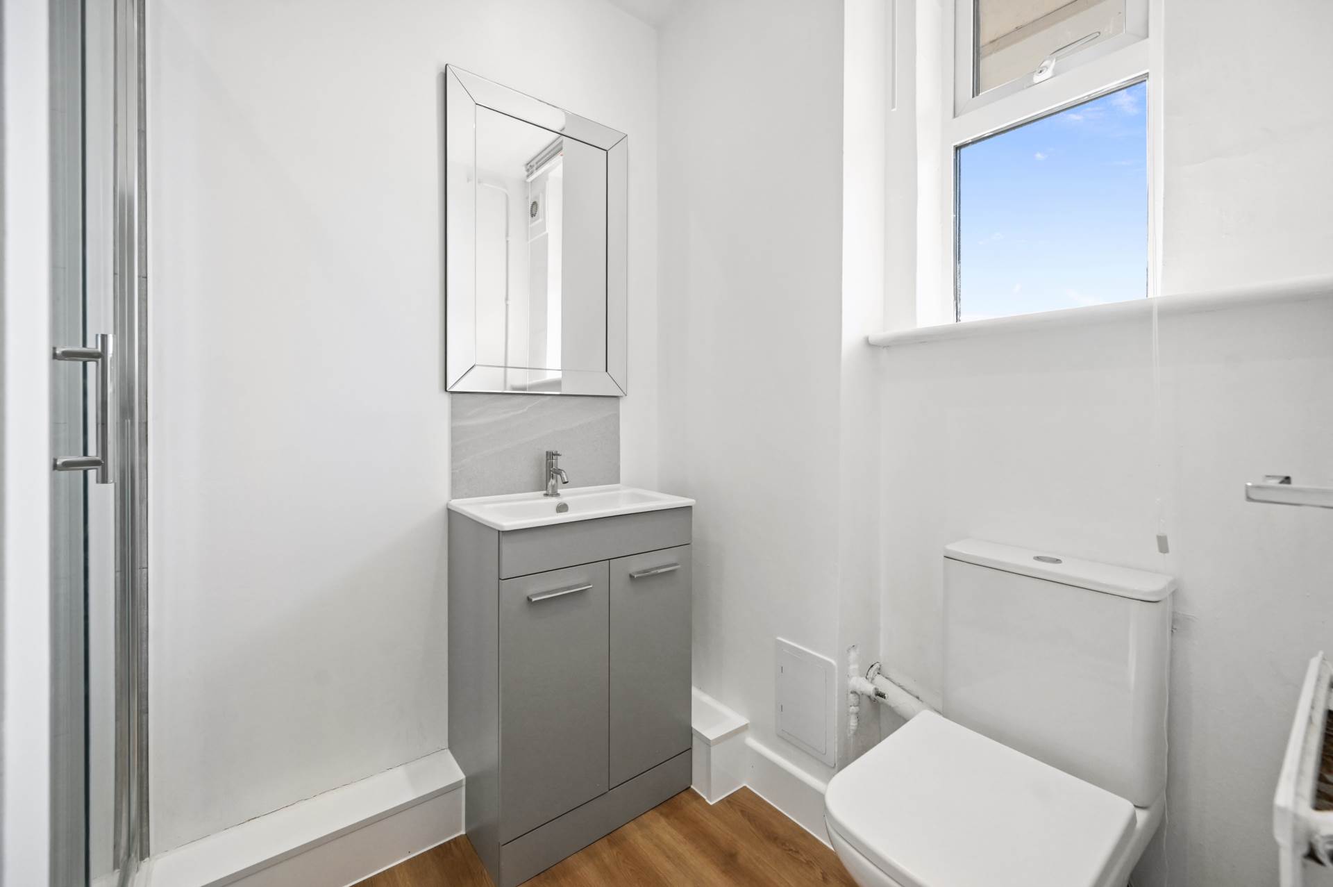 Additional Property Image 2 bedroom Flat for sale in London 9