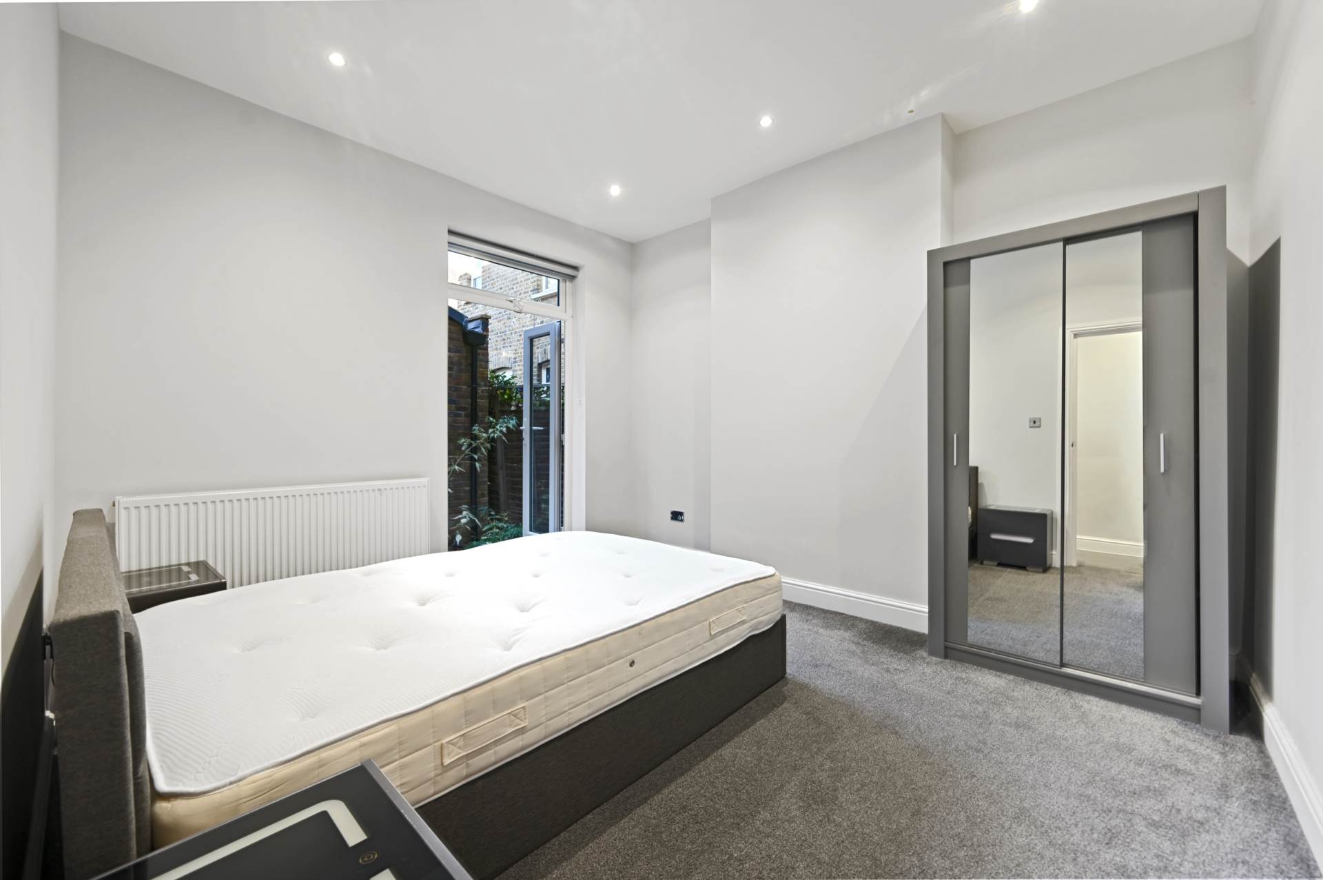 Additional Property Image 2 bedroom Flat to rent in London 7