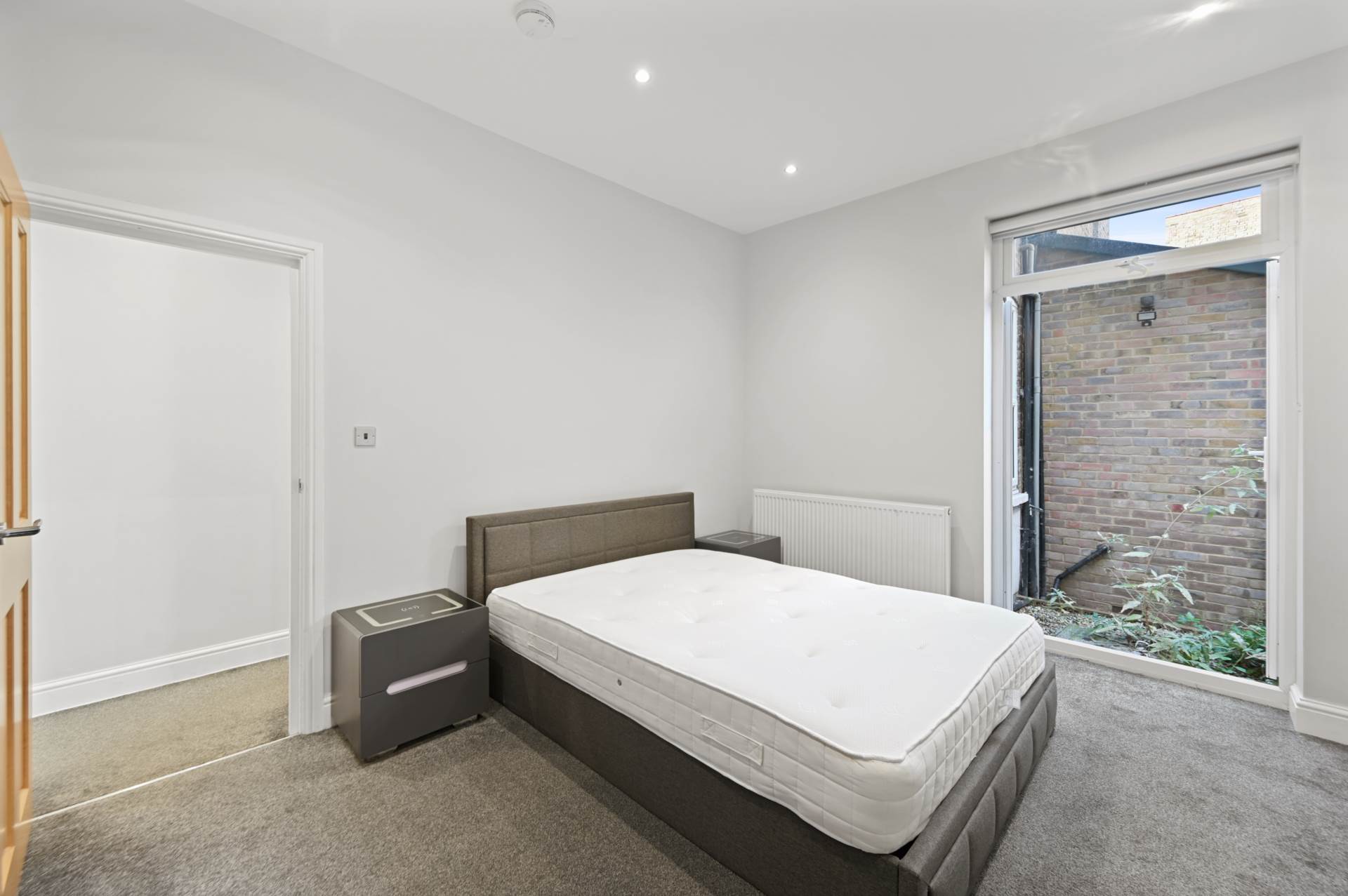 Additional Property Image 2 bedroom Flat to rent in London 8