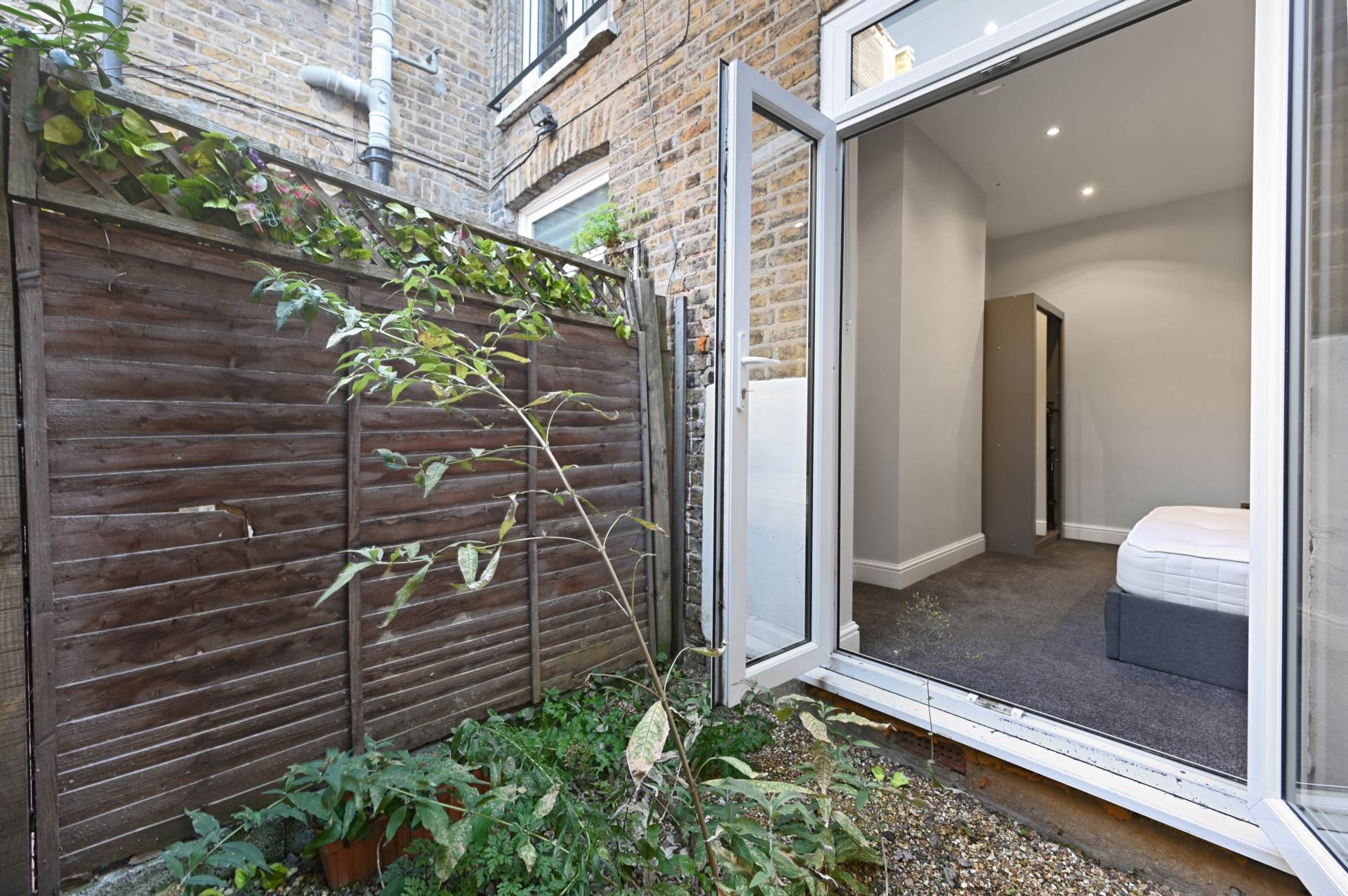 Additional Property Image 2 bedroom Flat to rent in London 10