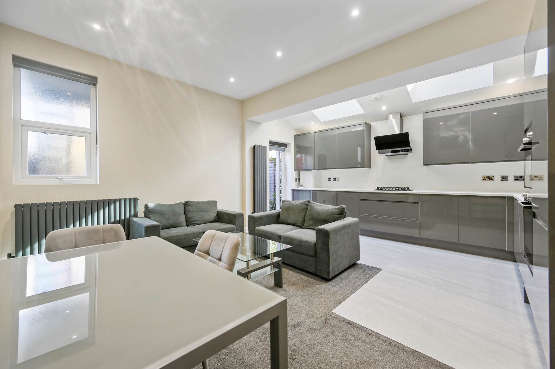 Additional Property Image 2 bedroom Flat to rent in London 11
