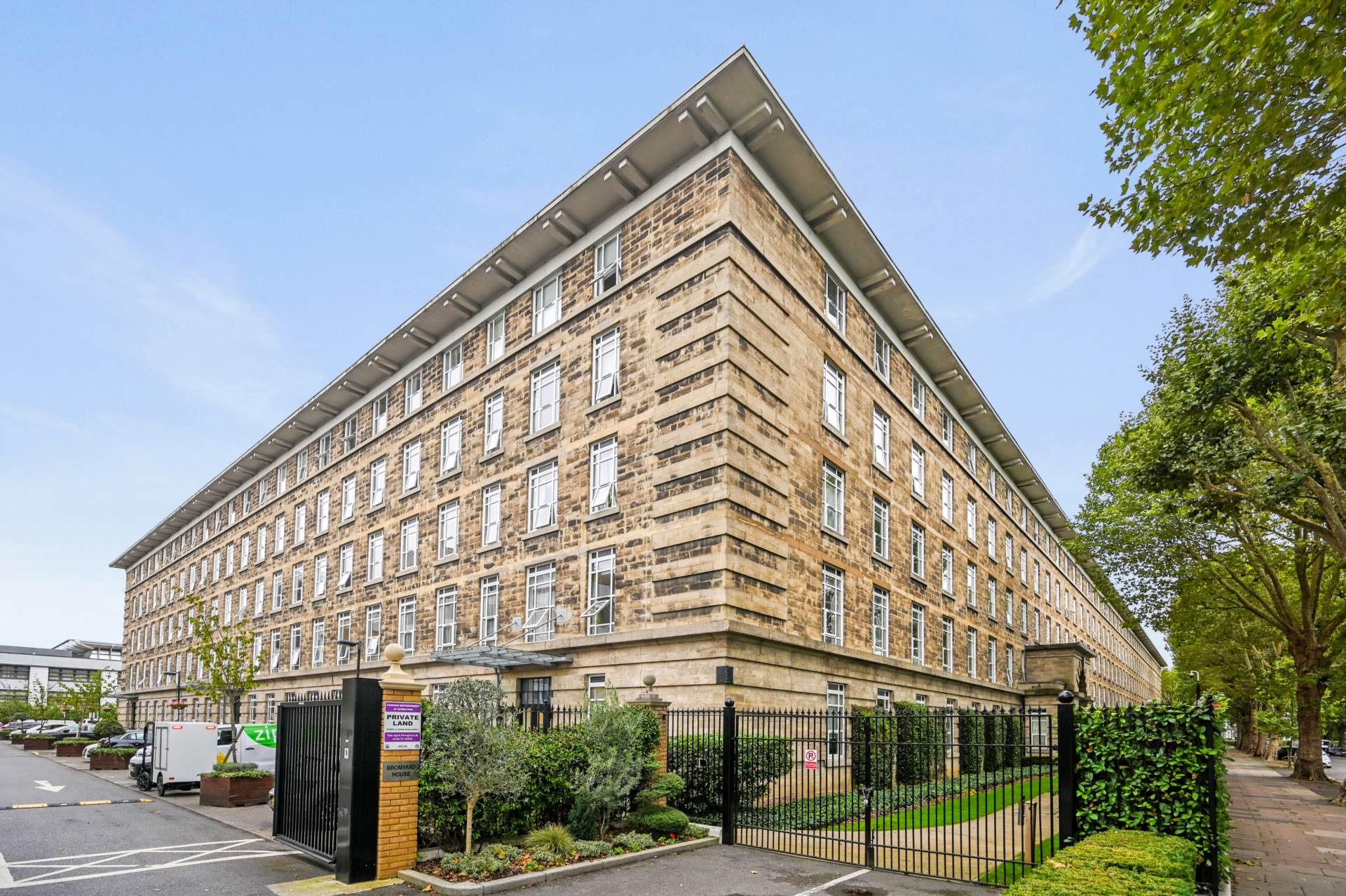 Additional Property Image 2 bedroom Apartment for sale in London 12
