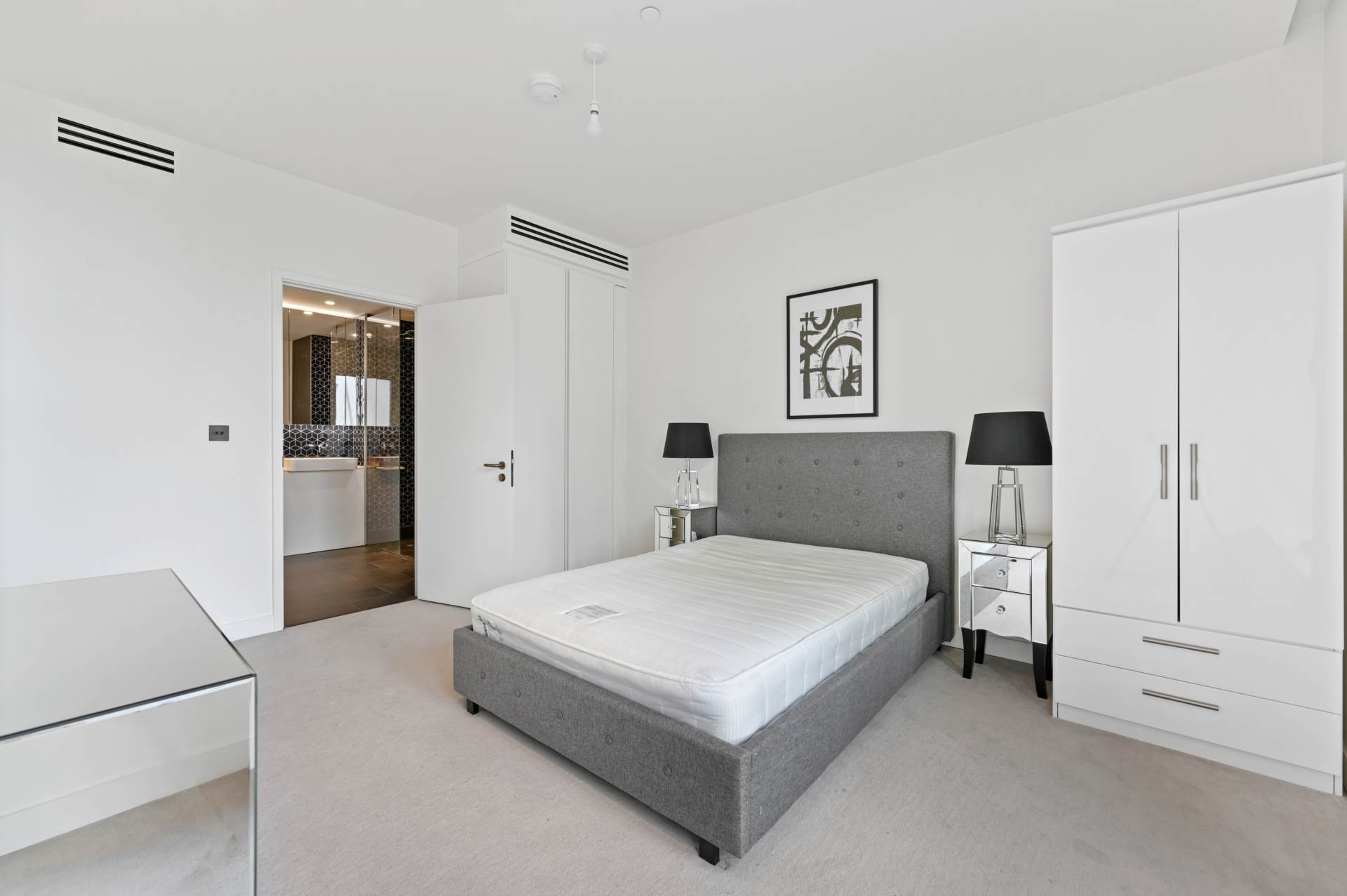 Additional Property Image 1 bedroom Apartment for sale in London 5