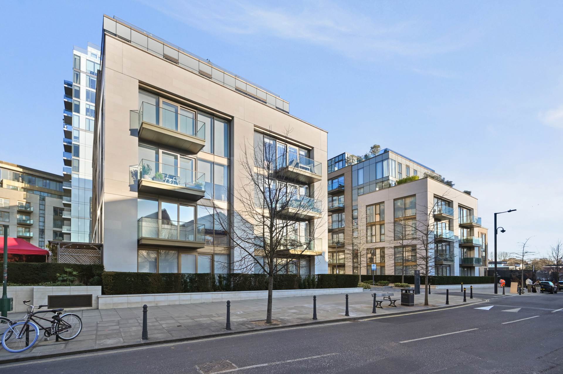2 bedroom Apartment for sale in London