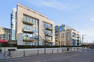 2 bedroom Apartment for sale in London
