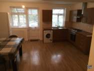 4 bedroom House to rent in London