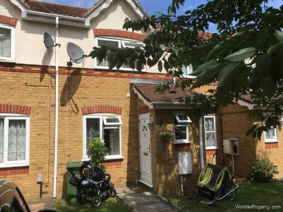 2 bedroom Terraced to rent in Barking