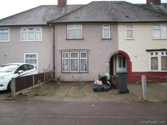 3 bedroom Terraced to rent in Dagenham