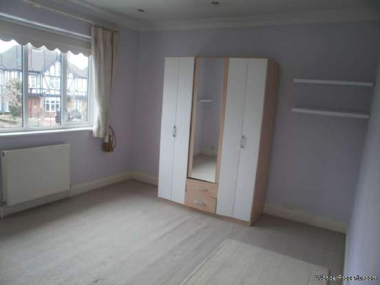 Additional Property Image 4 bedroom Detached to rent in Woodford Green 8