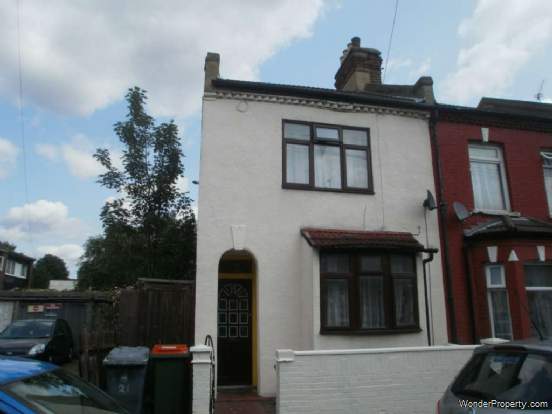 3 bedroom End of Terrace to rent in London