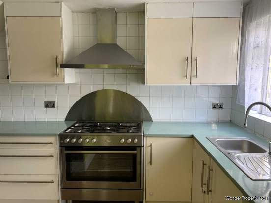 Additional Property Image 3 bedroom Terraced to rent in Upminster 2