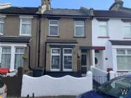3 bedroom Terraced to rent in Dartford