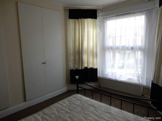 Additional Property Image 2 bedroom Flat to rent in Ilford 6