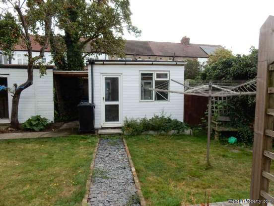 Additional Property Image 2 bedroom Flat to rent in Ilford 8
