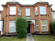 2 bedroom Flat to rent in Ilford