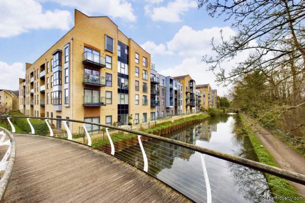 Additional Property Image 2 bedroom Apartment for sale in Hemel Hempstead 5