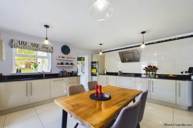 Additional Property Image 4 bedroom Detached for sale in Hemel Hempstead 4
