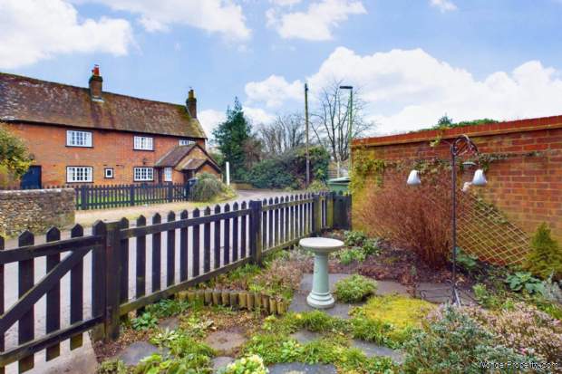 Additional Property Image 3 bedroom House for sale in Hemel Hempstead 5
