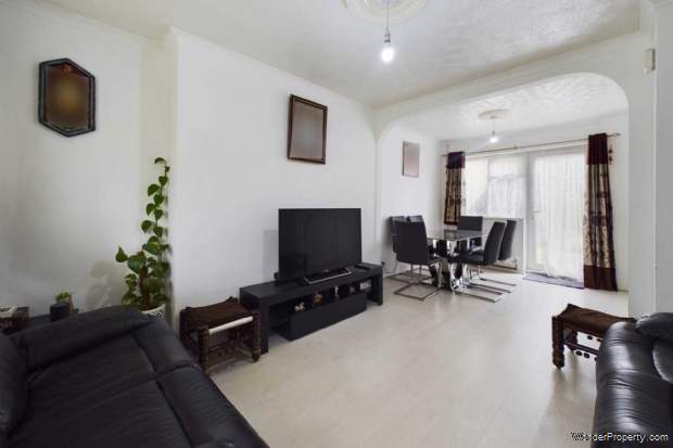 Additional Property Image 3 bedroom House for sale in Hemel Hempstead 4