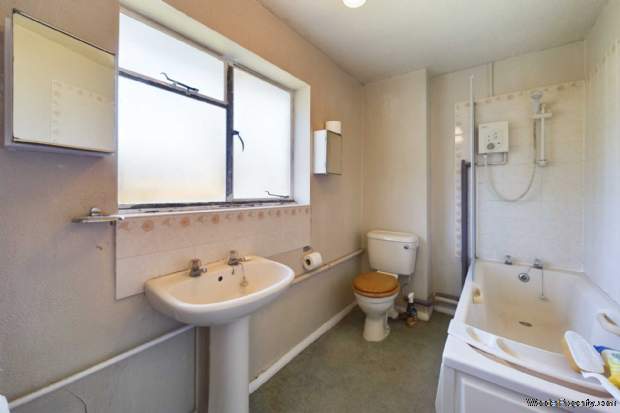 Additional Property Image 3 bedroom House for sale in Hemel Hempstead 11