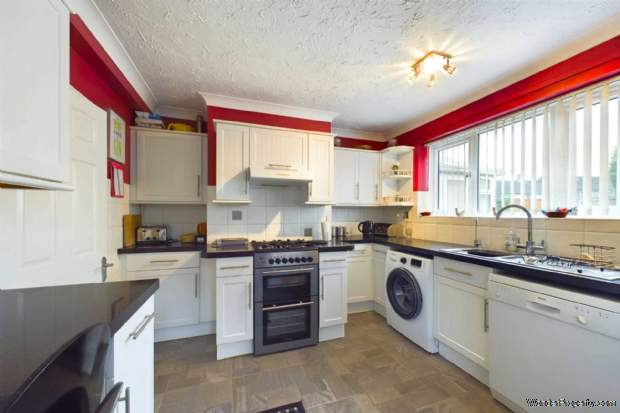 Additional Property Image 3 bedroom Semi Detached for sale in Hemel Hempstead 6