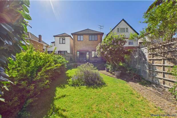 Additional Property Image 4 bedroom Detached for sale in Hemel Hempstead 3