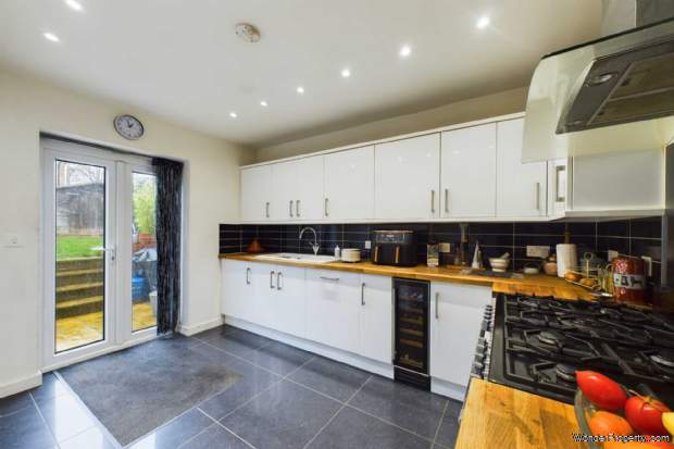 Additional Property Image 3 bedroom House for sale in Hemel Hempstead 7