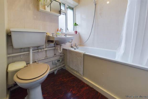 Additional Property Image 3 bedroom End of Terrace for sale in Hemel Hempstead 11