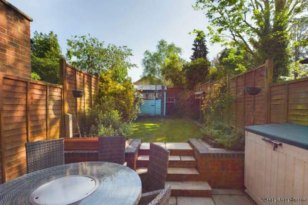 Additional Property Image 4 bedroom Town House for sale in Hemel Hempstead 3