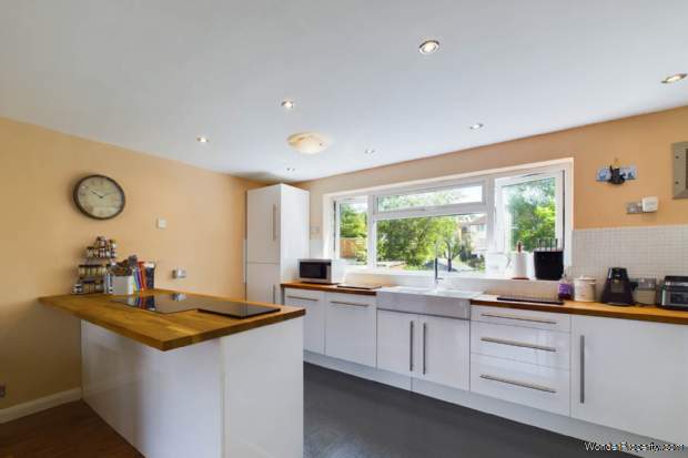 Additional Property Image 4 bedroom Town House for sale in Hemel Hempstead 4