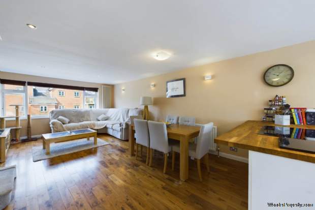 Additional Property Image 4 bedroom Town House for sale in Hemel Hempstead 9