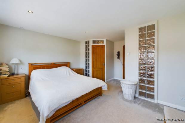 Additional Property Image 4 bedroom Town House for sale in Hemel Hempstead 12