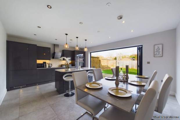 Additional Property Image 4 bedroom Detached for sale in Berkhamsted 2