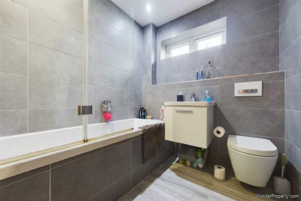 Additional Property Image 4 bedroom Detached for sale in Berkhamsted 11