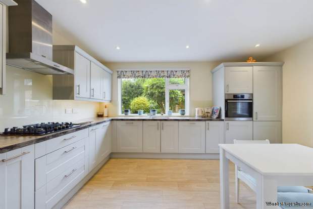 Additional Property Image 2 bedroom Bungalow for sale in Hemel Hempstead 5