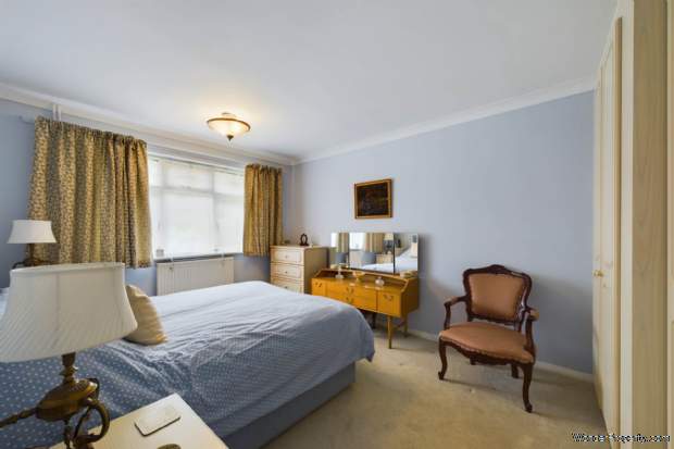 Additional Property Image 2 bedroom Bungalow for sale in Hemel Hempstead 7