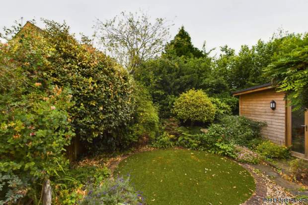 Additional Property Image 2 bedroom Bungalow for sale in Hemel Hempstead 17