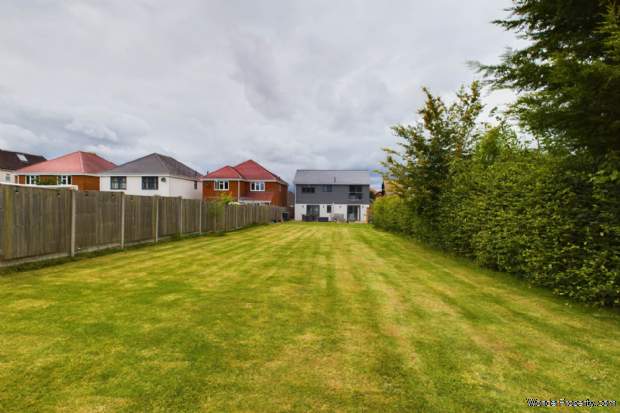 Additional Property Image 4 bedroom Detached for sale in Hemel Hempstead 13