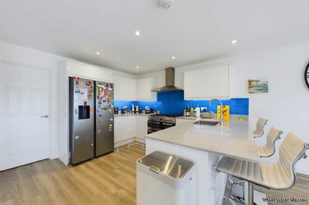 Additional Property Image 4 bedroom Detached for sale in Hemel Hempstead 7