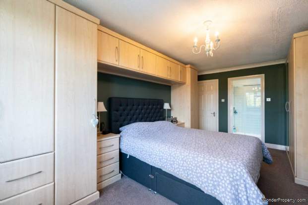 Additional Property Image 4 bedroom Semi Detached for sale in Hemel Hempstead 6