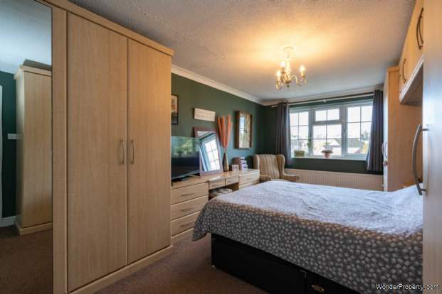 Additional Property Image 4 bedroom Semi Detached for sale in Hemel Hempstead 14