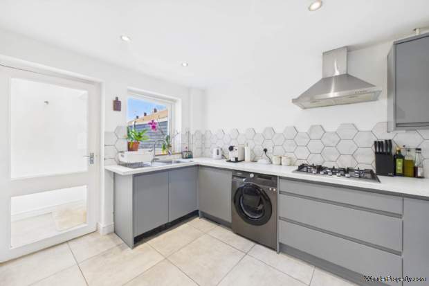 Additional Property Image 3 bedroom House for sale in Hemel Hempstead 12
