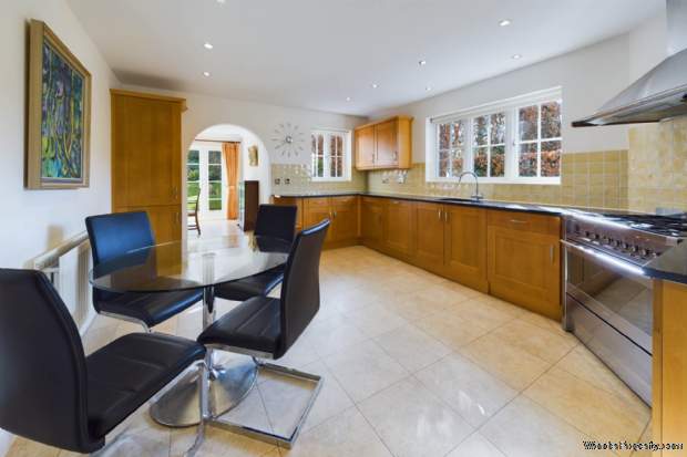 Additional Property Image 5 bedroom Detached for sale in Hemel Hempstead 8