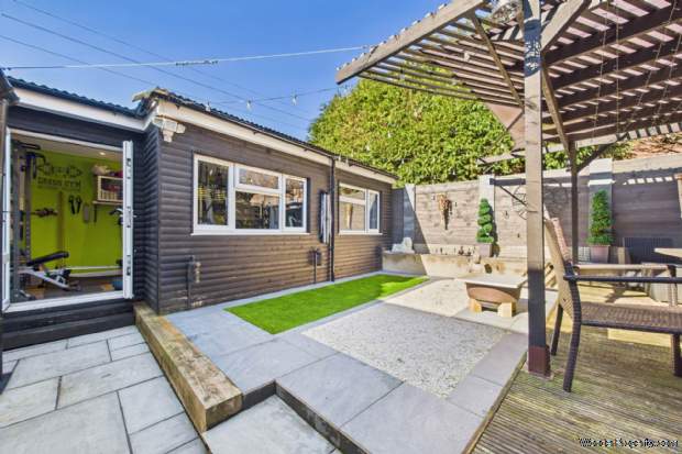 Additional Property Image 4 bedroom End of Terrace for sale in Hemel Hempstead 9