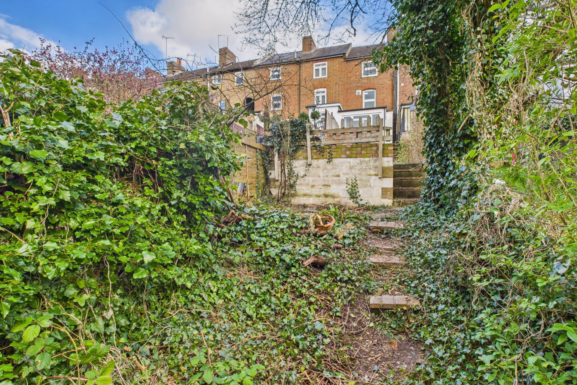 Additional Property Image 2 bedroom Cottage for sale in Hemel Hempstead 11