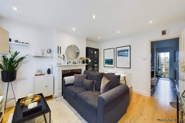 Additional Property Image 2 bedroom Cottage for sale in Hemel Hempstead 2