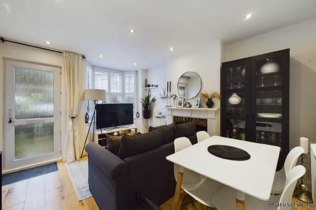 Additional Property Image 2 bedroom Cottage for sale in Hemel Hempstead 3