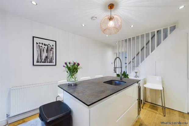 Additional Property Image 2 bedroom Cottage for sale in Hemel Hempstead 6