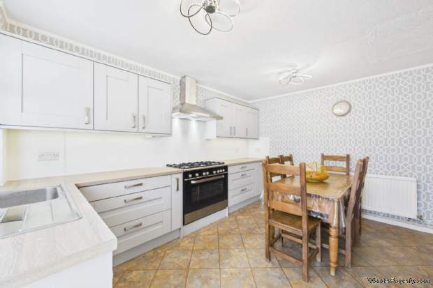 Additional Property Image 3 bedroom House for sale in Hemel Hempstead 2
