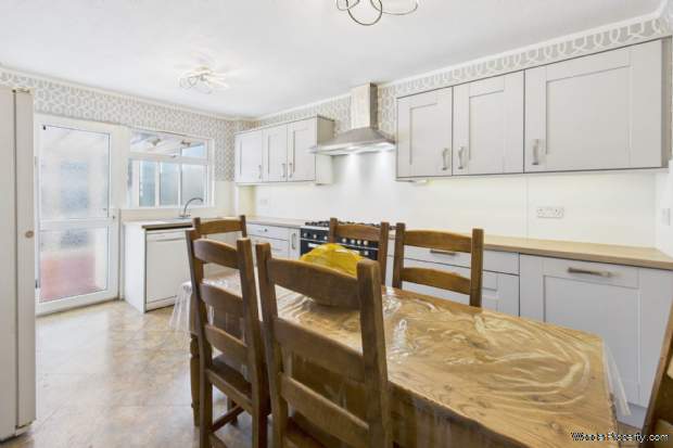 Additional Property Image 3 bedroom House for sale in Hemel Hempstead 9